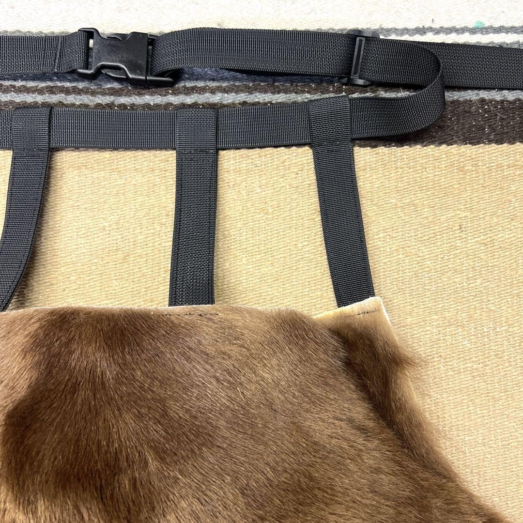 極上 熊 クマ 尻あて尻当て尻皮 毛皮敷物 登山 キャンプ ファー